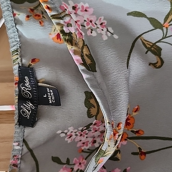 Lilly Rose size L floral wrap dress - Picture 3 of 4